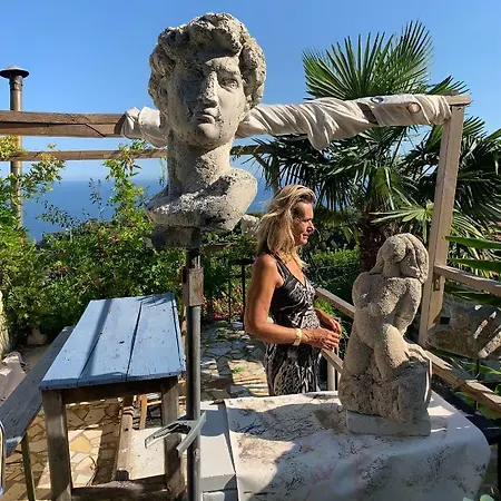 Apartment D'arte Mortola Superiore